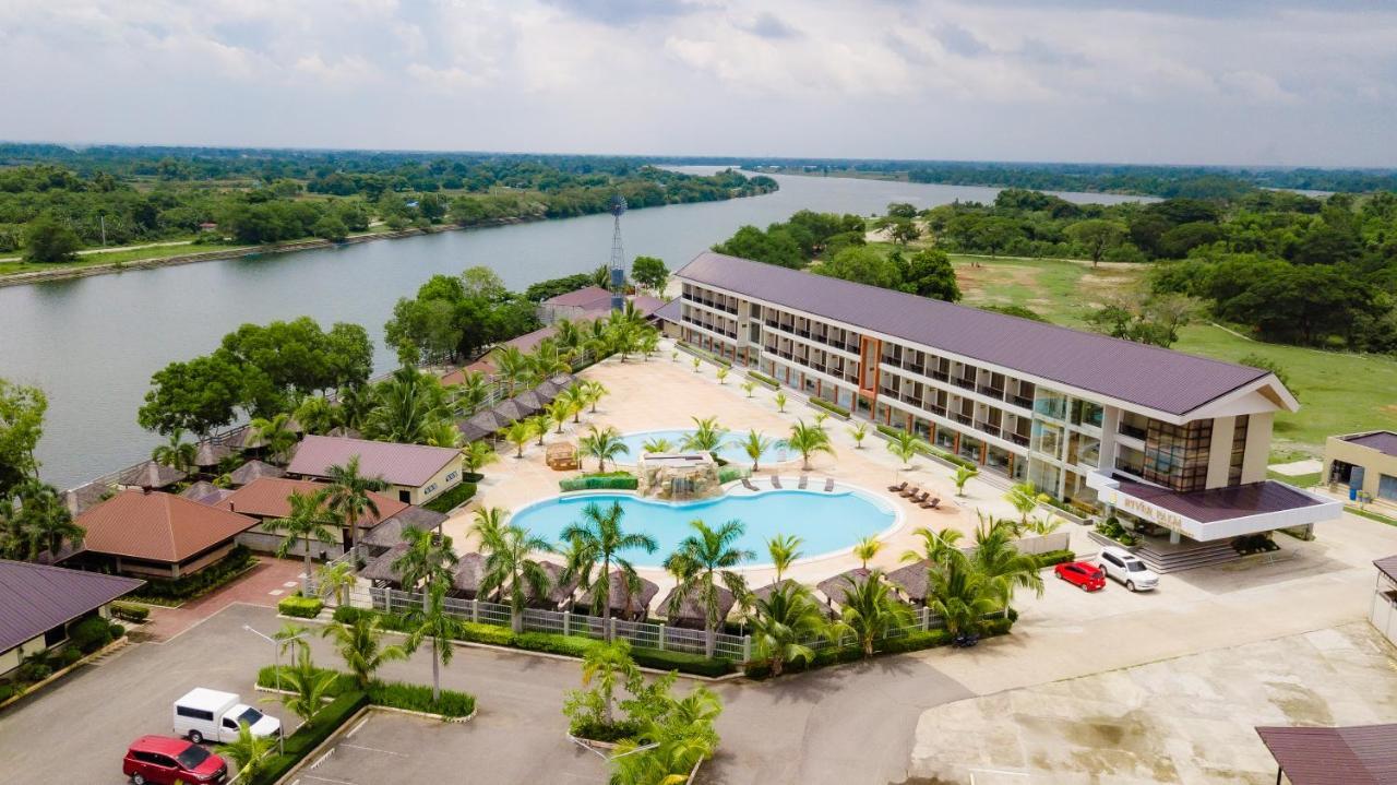 River Palm Hotel And Resort Powered By Cocotel Bugallon 외부 사진