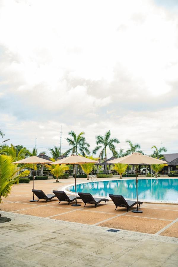 River Palm Hotel And Resort Powered By Cocotel Bugallon 외부 사진