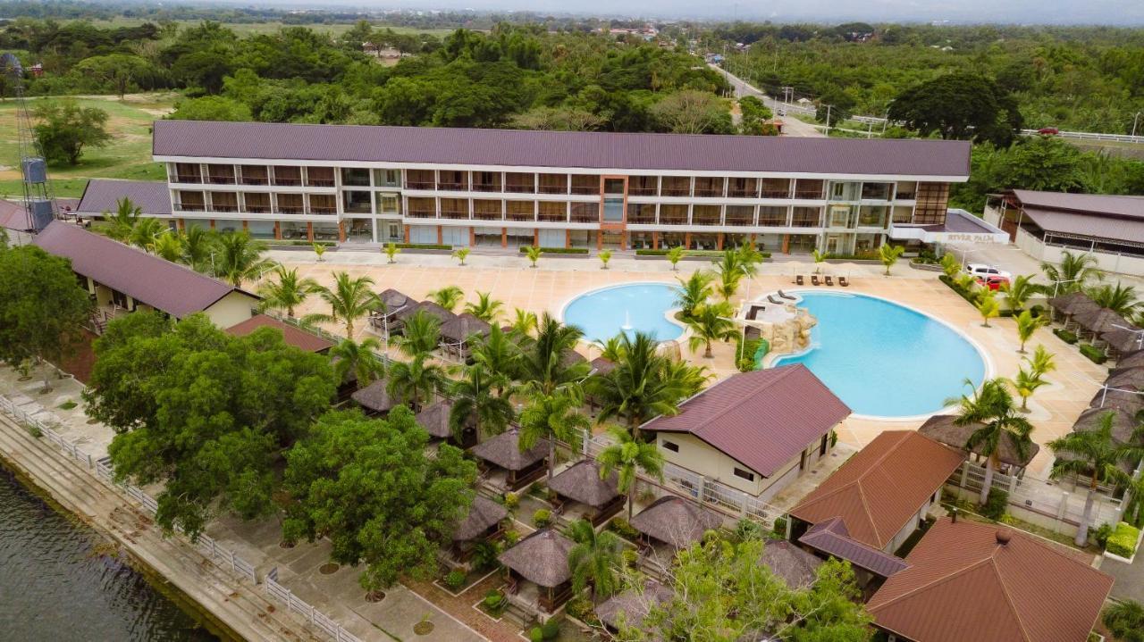 River Palm Hotel And Resort Powered By Cocotel Bugallon 외부 사진